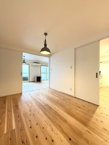 ドエル札幌の洋室