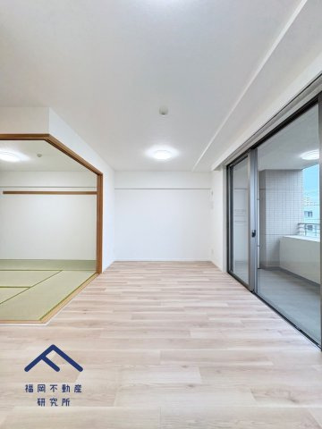 コスモ長尾リバーフォルムの居間・リビング