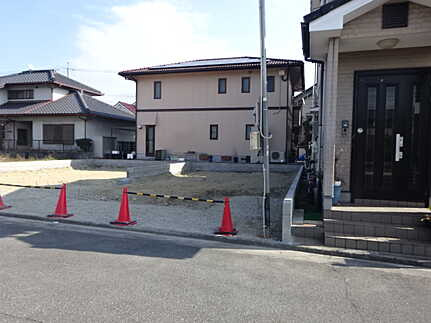 南区向洋新町１丁目の前面道路含む現地写真