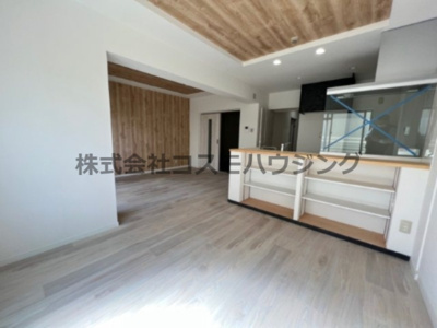 【居間・リビング】 | カサクレスト | カウンター下は収納棚になっております!!