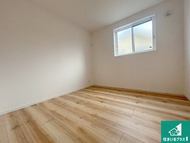 三田市つつじが丘南　新築一戸建ての洋室|シンプルな洋室は、自分好みのインテリアが楽しめます♪ご家族とインテリアや家具を選びに行くのは新築購入時の醍醐味の一つです。ぜひお楽しみください♪