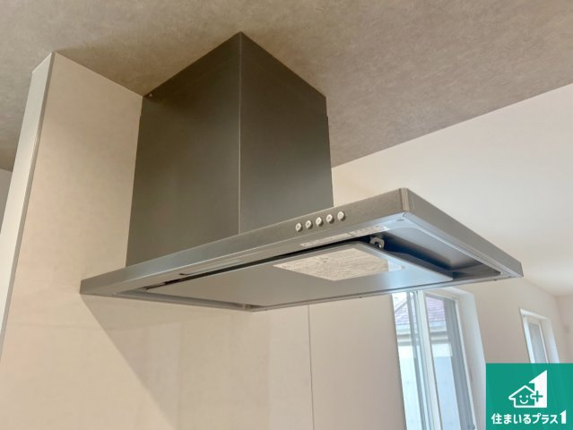 三田市つつじが丘南　新築一戸建ての設備|汚れにくいスロットフィルタでお手入れラクラク！ＬＥＤ照明付き！