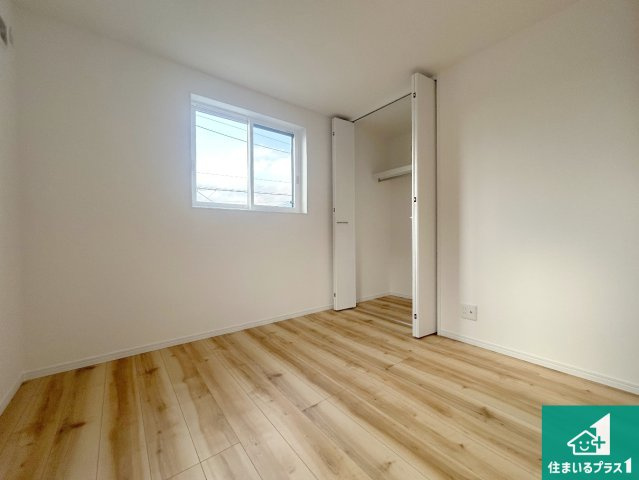 三田市つつじが丘南　新築一戸建ての洋室|シンプルな洋室は、自分好みのインテリアが楽しめます♪ご家族とインテリアや家具を選びに行くのは新築購入時の醍醐味の一つです。ぜひお楽しみください♪