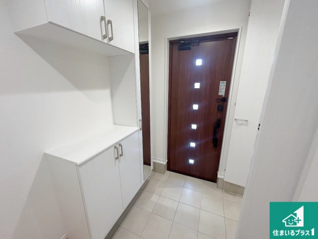 三田市つつじが丘南　新築一戸建ての玄関|シューズボックスにはたくさんの靴が収納できるので玄関周りはいつもスッキリ！ご家族が増えても安心！