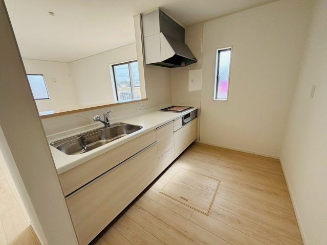 七栄第３３　新築戸建て　８号棟のキッチン