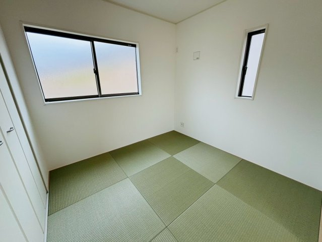 七栄第３３　新築戸建て　８号棟の和室