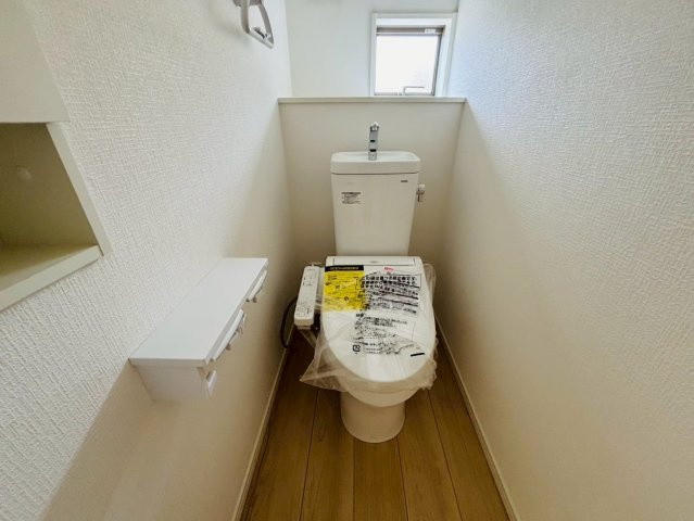 七栄第３３　新築戸建て　８号棟のトイレ