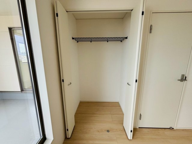 七栄第３３　新築戸建て　８号棟の収納