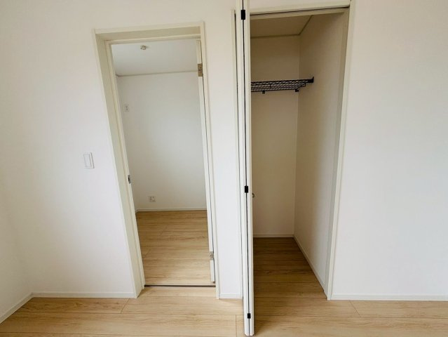 七栄第３３　新築戸建て　８号棟の収納
