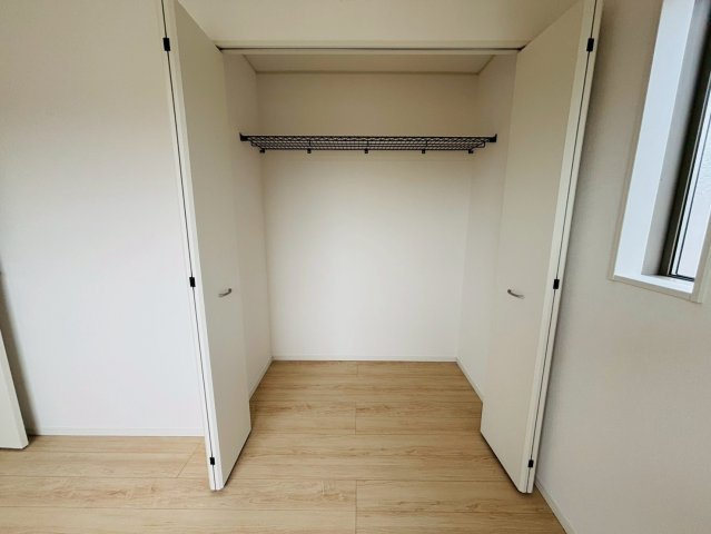 七栄第３３　新築戸建て　８号棟の収納