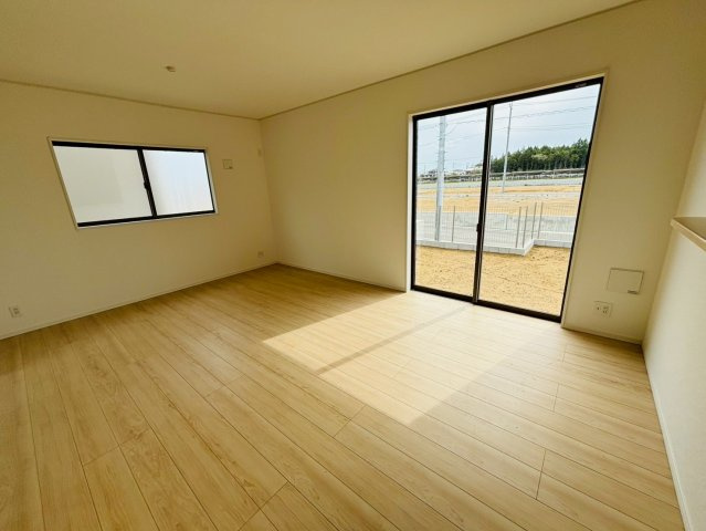 七栄第３３　新築戸建て　８号棟の居間・リビング