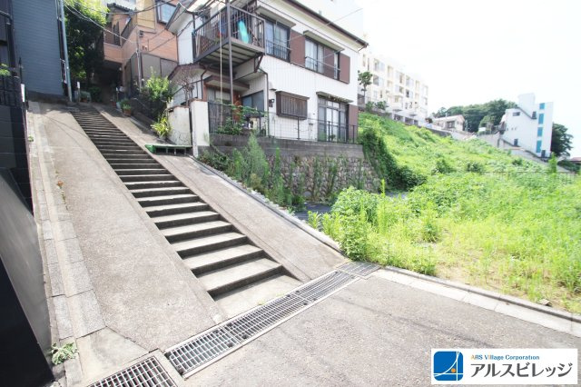 建築条件なし売地／朝霞市根岸台3丁目の前面道路含む現地写真|前面道路含む現地写真です
