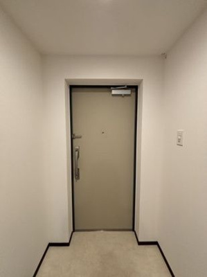 【玄関】 | GENOVIA妙典 | 参考写真（同物件別部屋）