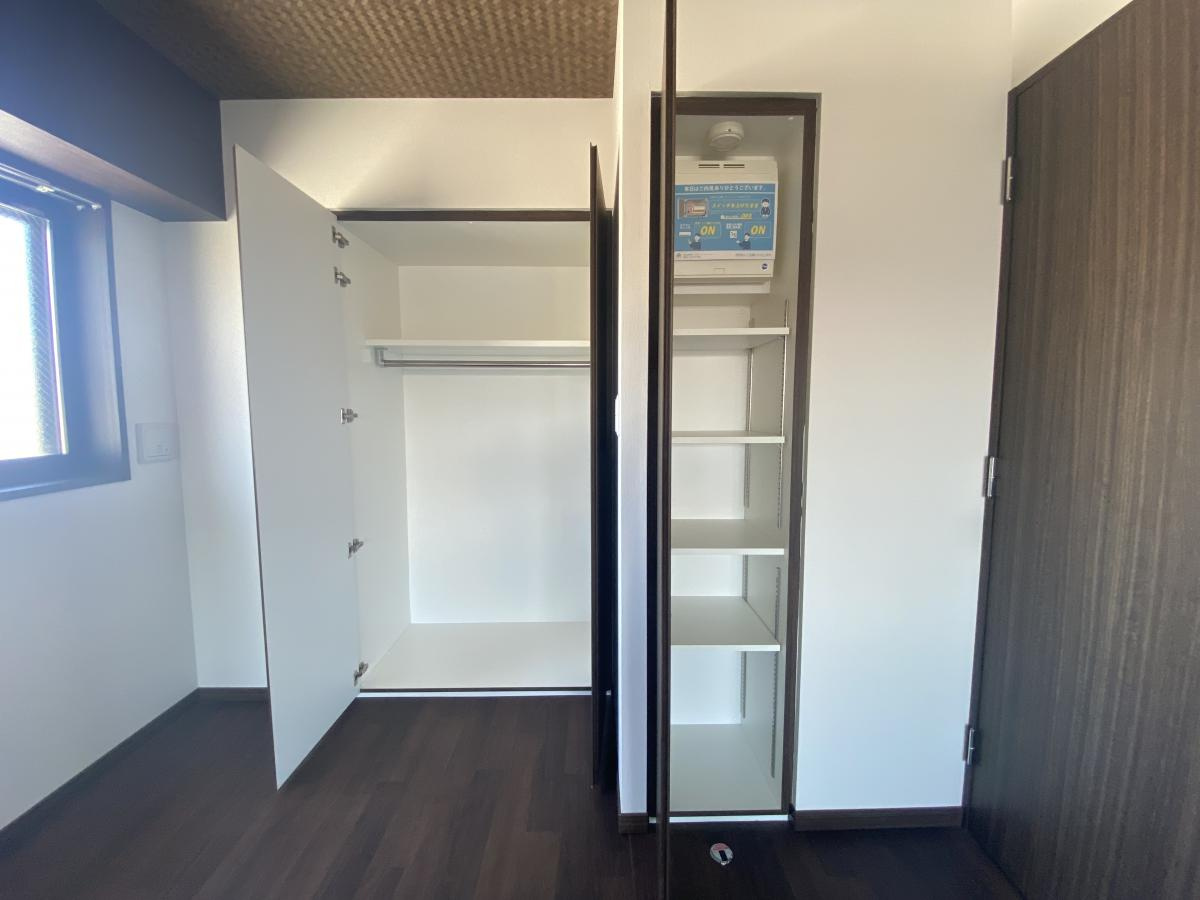 レジデンス1870の収納|ハンガーラック付きで楽々収納
※同施工別部屋