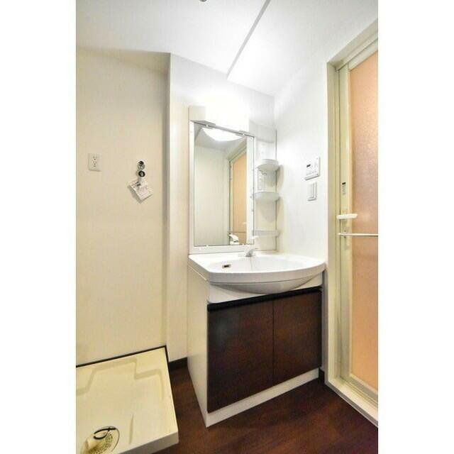 レジデンス1870の洗面所|嬉しい独立洗面台付き
※同施工別部屋