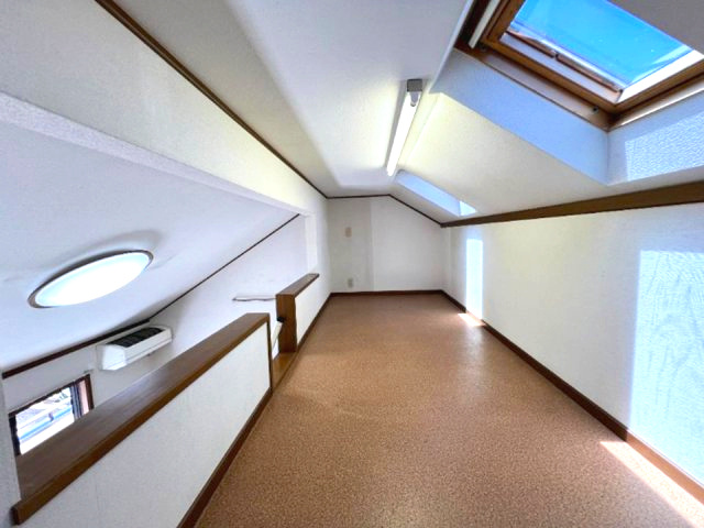 豊中市上津島の洋室|趣味の部屋としても愉しめる　ロフト