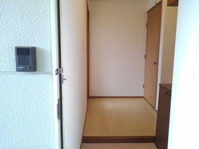 【玄関】 | エクセル城東Ｂ | 収納もある玄関です