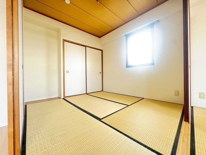 パインコート江坂Ⅰの和室