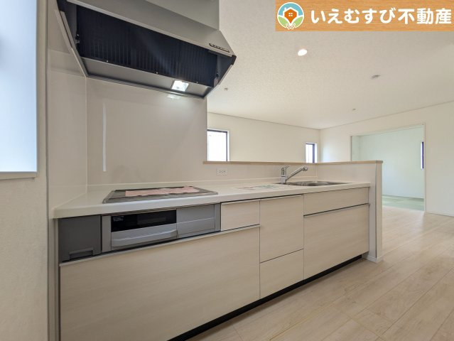 Cradle garden　本庄市下野堂第6のキッチン|機能性収納性に溢れるキッチン
収納もたっぷり付いていてすっきり片付く！毎日楽しくお料理が出来そうです！