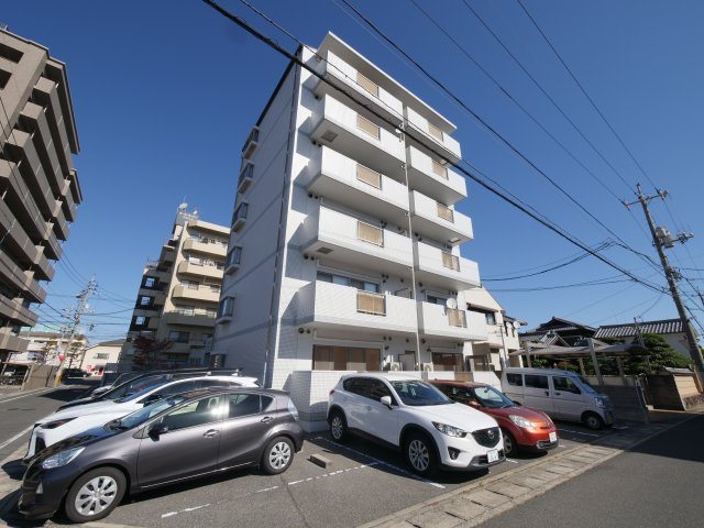 おぶりがーど今の駐車場