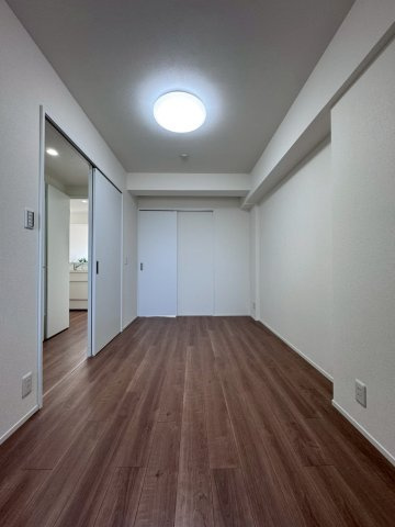 コスモ萱島の洋室|約6帖