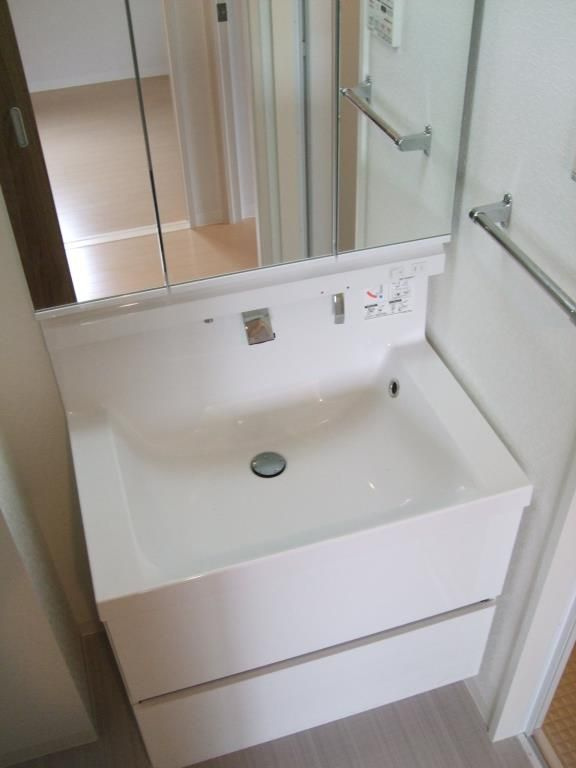 エリタージュ根岸の独立洗面台