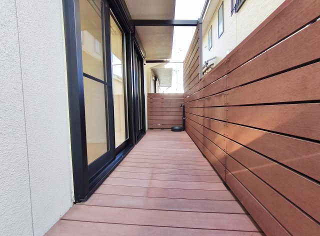板橋区高島平5丁目のその他|1階にはウッドデッキがございます♪♪
2部屋から出入り可能で便利な仕様