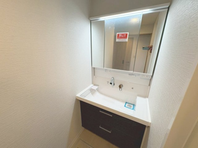【独立洗面台】 | ファミールハイツⅡ番館 | 洗面台も新調済♪綺麗な洗面台で朝から気持ちがシャキっとしますね♪