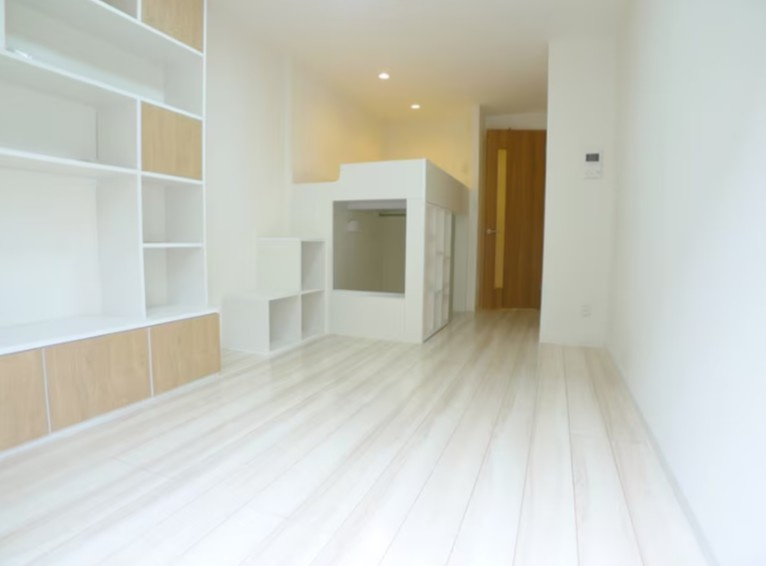 エルスタンザ高砂の居間・リビング