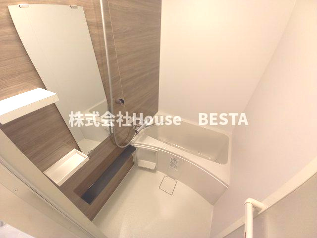 レジュールアッシュ神戸湊川公園の浴室