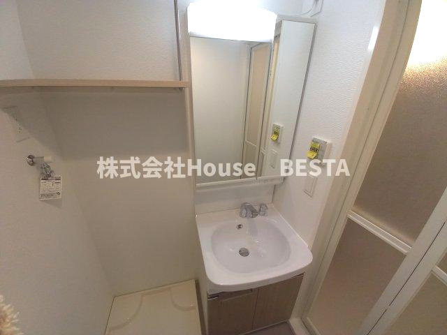 レジュールアッシュ神戸湊川公園の独立洗面台