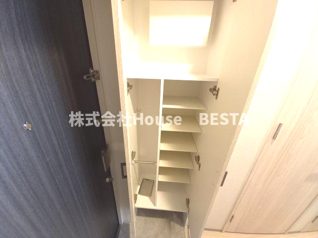 レジュールアッシュ神戸湊川公園の収納