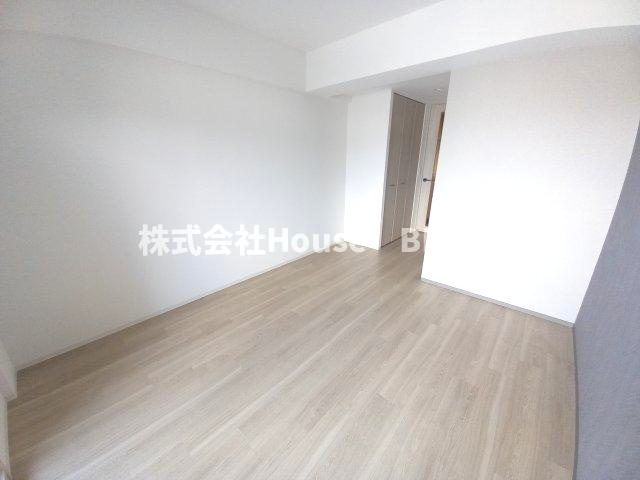 レジュールアッシュ神戸湊川公園の洋室