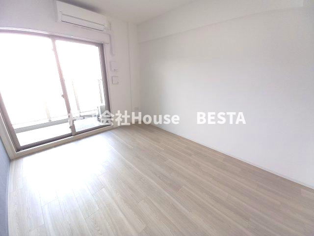 レジュールアッシュ神戸湊川公園の寝室