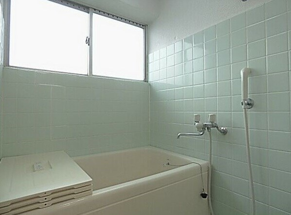 富善ビルの浴室