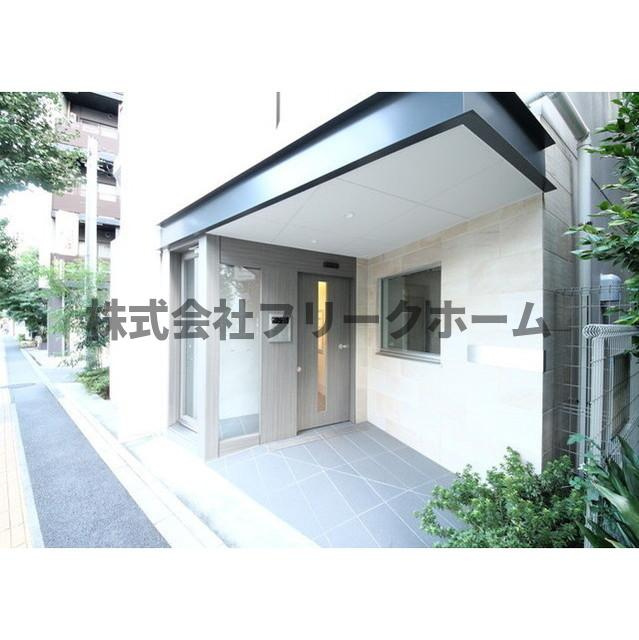 武蔵野市中町１丁目の賃貸マンションのエントランス