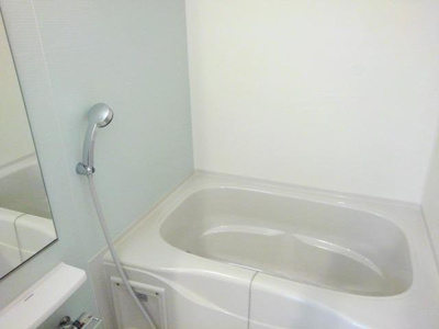 【浴室】 | カーサ・ルピナスＤ | コンパクトで使いやすいお風呂です