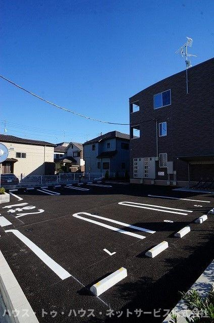 ル・ソレイユの駐車場