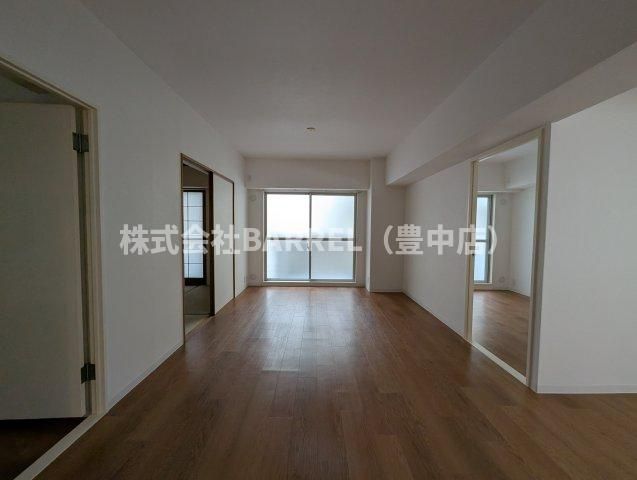 ヴィラ豊中の居間・リビング