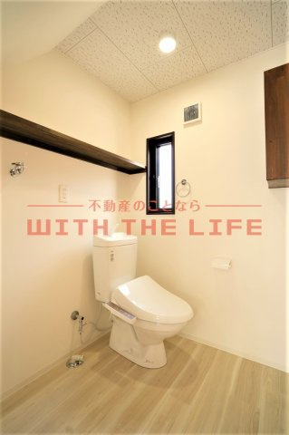 ikka豆津A棟【キャッシュバック対象物件】のトイレ|落ち着いた色調のトイレです