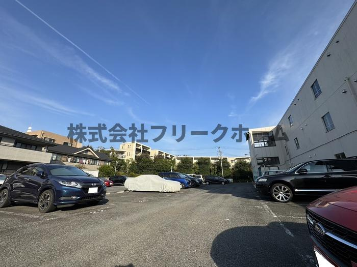 武蔵野市境４丁目の賃貸マンションの駐車場