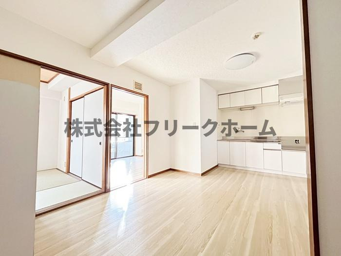 武蔵野市境４丁目の賃貸マンションの居間・リビング