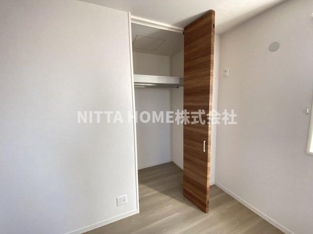 メゾン　テンゲルの収納|洋室にも大きなクローゼットが付いてます☆