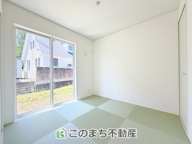 CRADLEGARDEN宇都宮市野沢町第4の和室|お子様のお昼寝にも便利な和室です。大きな窓から暖かな日差しが差し込みます♪