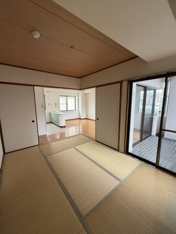 シュロス板宿の和室