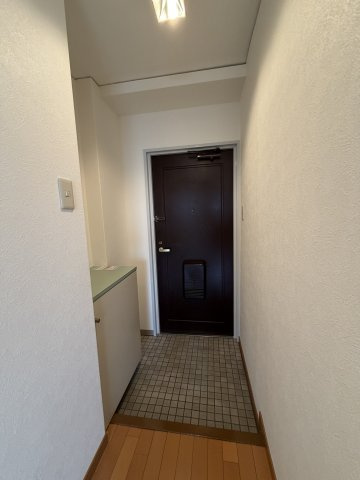 シュロス板宿の玄関