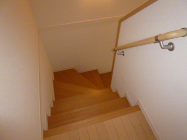 ソル・グレイスＡの内装|階段