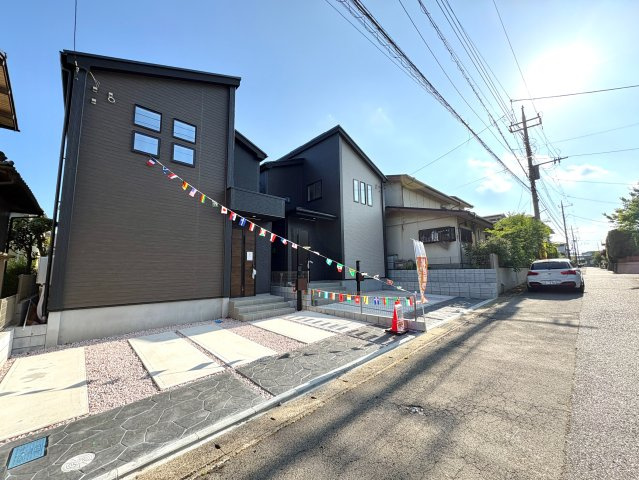グラファーレ四街道市鹿渡５期の前面道路含む現地写真