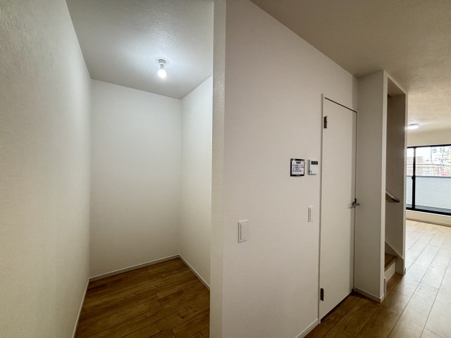 KIS昭和区川名町2期｜名古屋市の戸建ならホームアップのキッチン|食料品や消耗品のストックに便利なパントリー