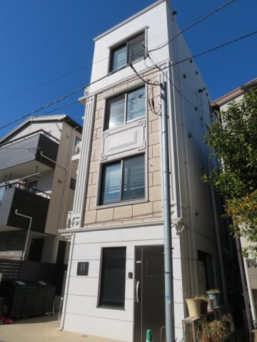 渋谷区代々木２丁目のビル